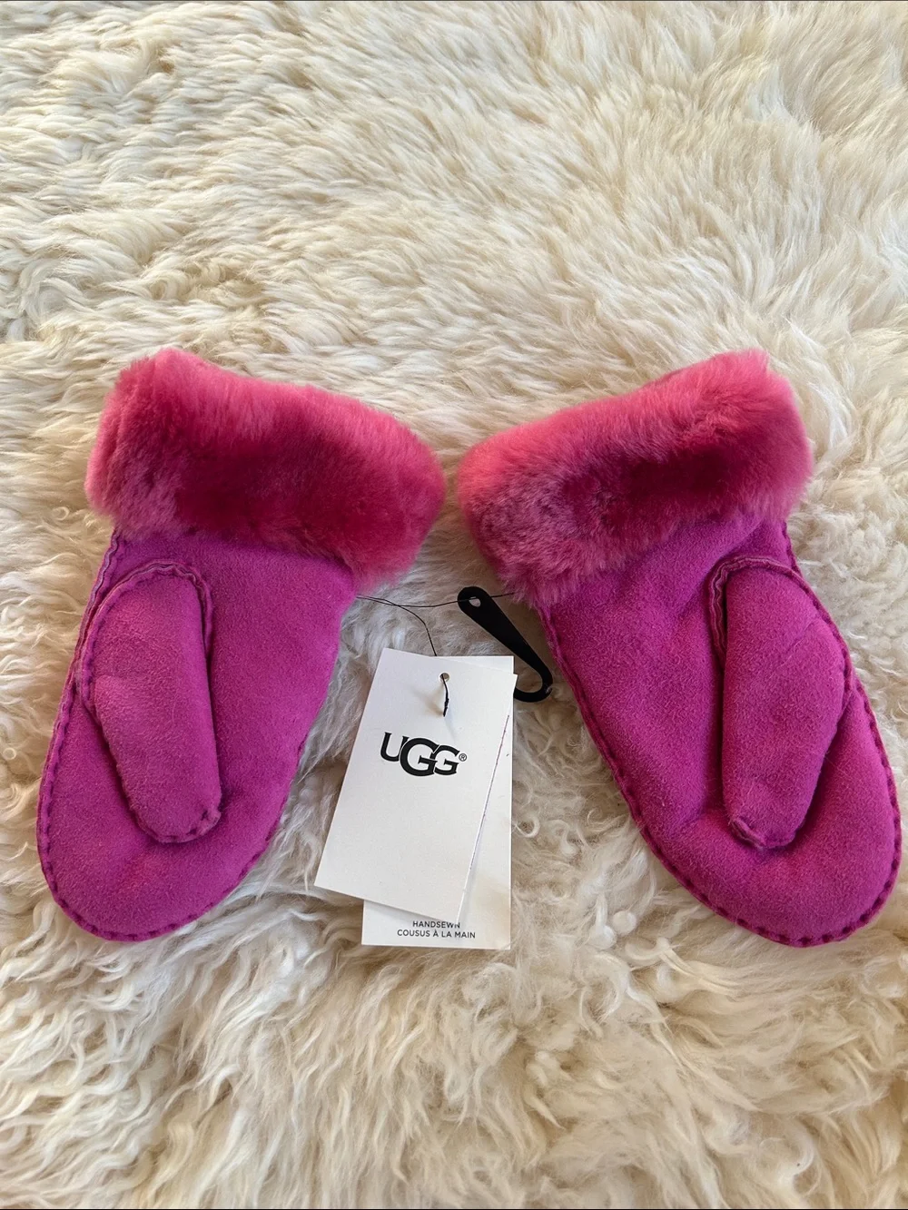 UGG Kids Bright Fuchsia Suede Shearling Mittens 4-6 yrs